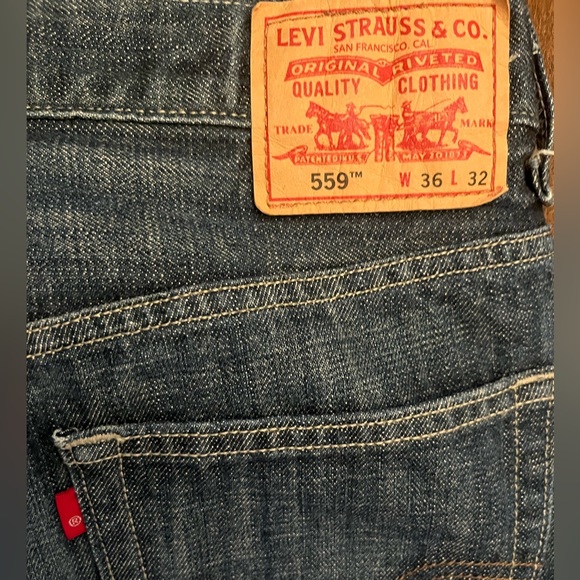 LEVI’S 559- 36x32 - Picture 2 of 3